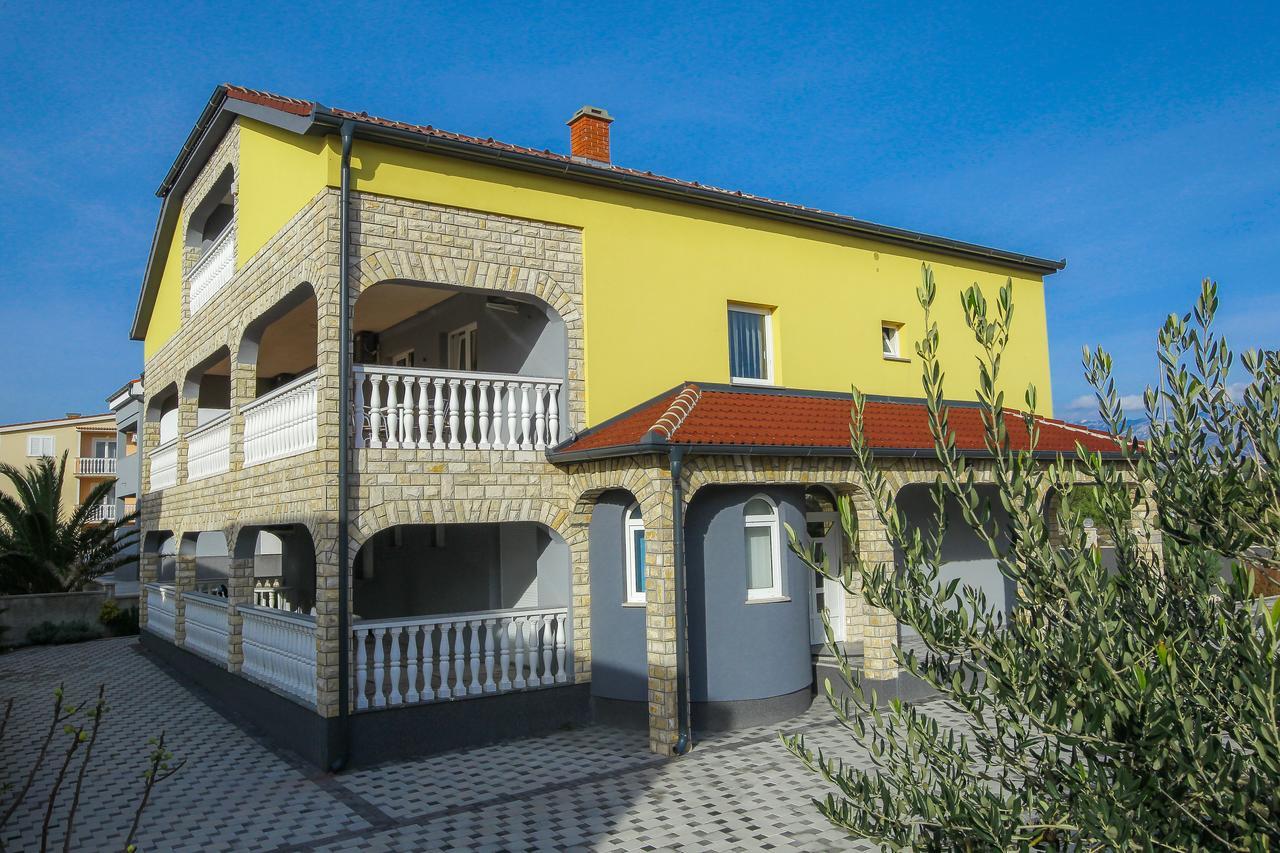 Lucky Luke Pool Apartments Novaglia Esterno foto