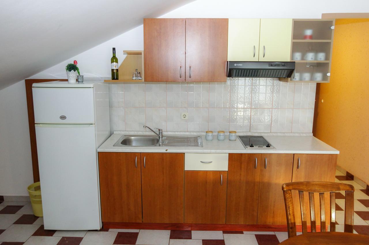 Lucky Luke Pool Apartments Novaglia Esterno foto
