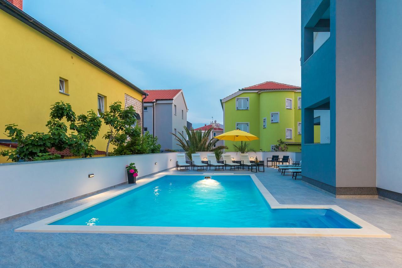 Lucky Luke Pool Apartments Novaglia Esterno foto